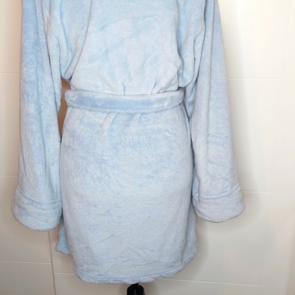 Hooded robe - Picture 5 of 10